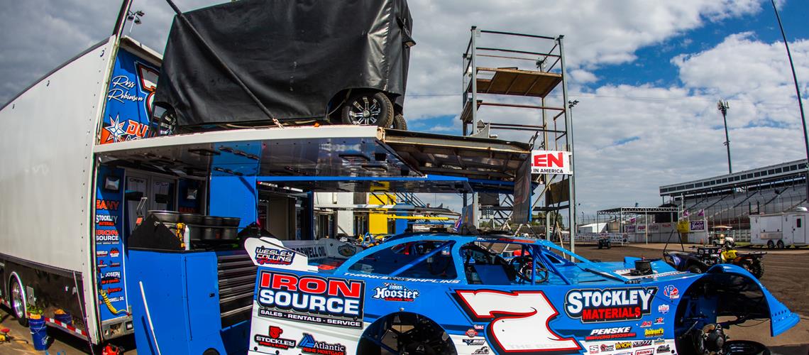 Robinson visits Knoxville for Lucas Oil Knoxville Nationals
