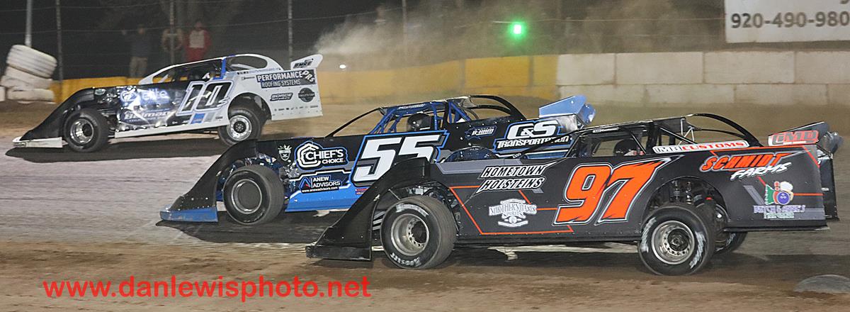 Seubert Calf Ranches Late Models in action