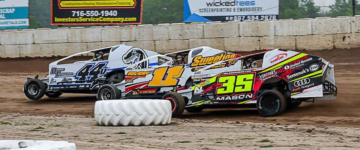 Wheel To Wheel Action Every Friday Night!