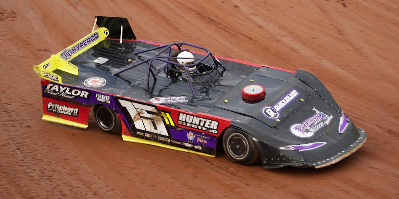 Lowe pulls double duty at Mountain View Raceway