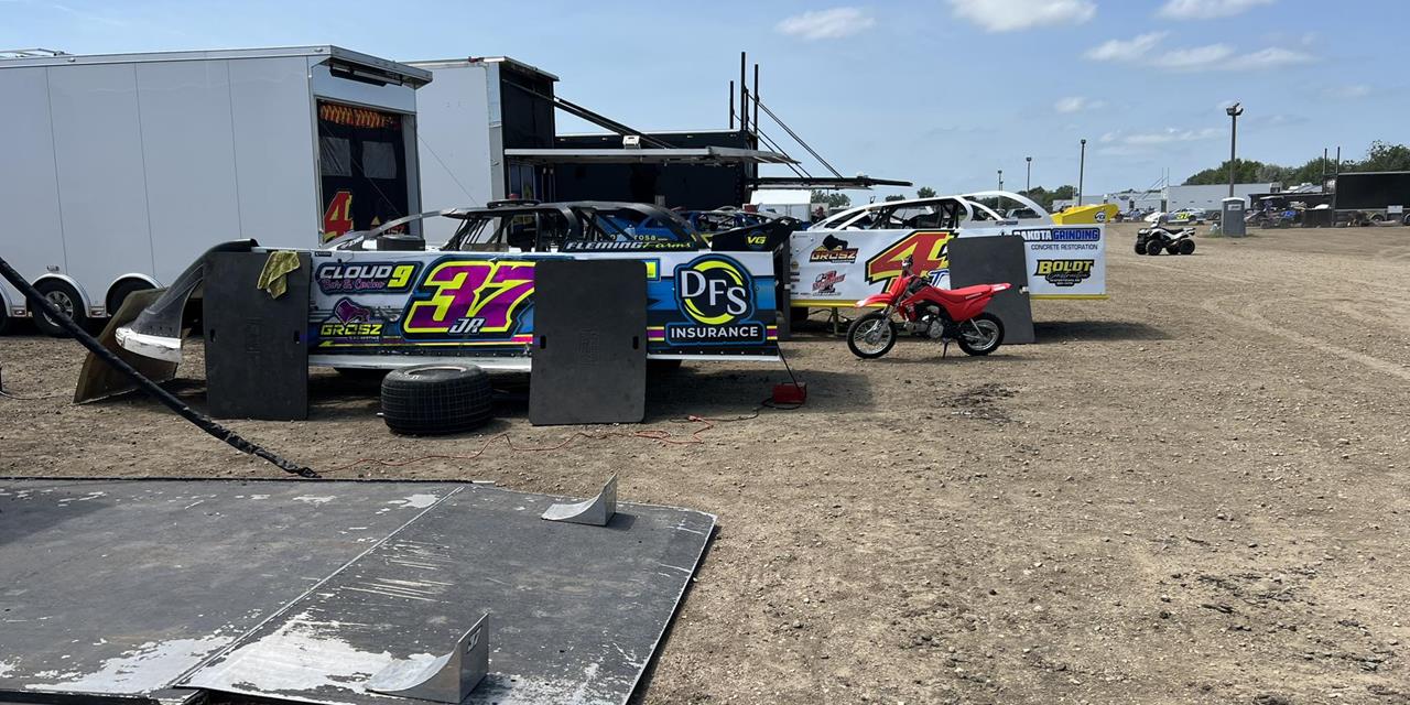 Morgan Ward takes on Dacotah Rumble
