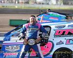 Jimmy Gustin dominates the nig