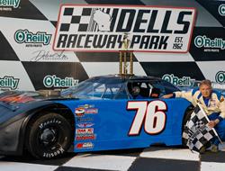 MOORE COLLECTS UMA 602 OUTLAW LATE MODEL A-MAIN