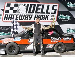 Bredeson Captures O'Reilly Auto Parts Night Bandit