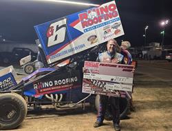 Brandon Grubaugh with POWRi SSCA Win at Dothan Mot