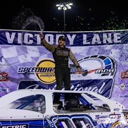 Keith Thell survives late restarts for MPH Invitational Mod Four
