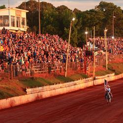 Lancaster Motor Speedway hosts Southern Thunder Super Dirt Series