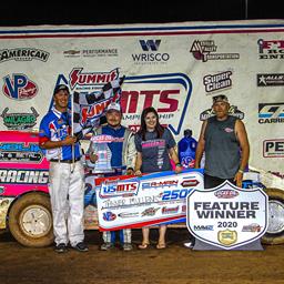 Mullens pounces late for first USMTS Modified win at Lucas Oil Speedway &quot;Wednesday Night Madness&quot;