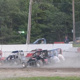 Daniel Piastka wins in the Xtreme DIRTcar DMA Midgets driving for legendary racer Ray Miller