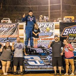 Kellick finds victory lane in Super Bee Speedway&#39;s debut