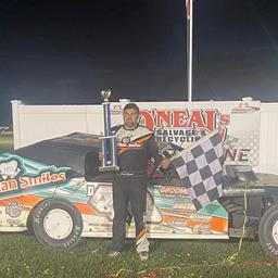 Groomer races to victory lane at Paragon