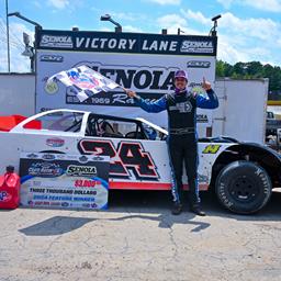 Zach Leonhardi Claims Victory in Rogers-Dabbs Performance Parts Crate Racin&#39; USA Dirt Late Model Series Event After Weather Delay