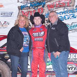 Jeff and Penny Hoker join Bobby Pierce in Victory Lane at the 2024 Wild West Shootout. (Tyler Rinken image)