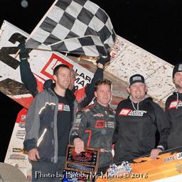 Stewart Uses Late-Race Pass on Larson to Claim Winter Heat Sprint Car Showdown Round 3