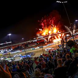 The fans were ready to return to World 100 action with 51st Running!