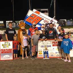 Luke Verardi Captures First Ever Sprint Car Win in Vinton with Sprint Invaders!