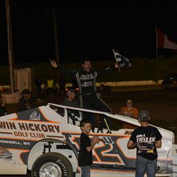 VIGNERI STEALS THE SHOW IN THRILLING LAST-LAP PASS