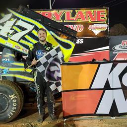 RIGGINS OUTDUELS STENHOUSE FOR USCS CAROLINA SPEEDWAY WIN