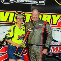 Matt Gilbertson grabs checkered flag at Fiesta City Speedway
