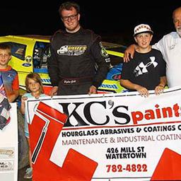 Rylee Gill Wins Modified Main At Can-Am