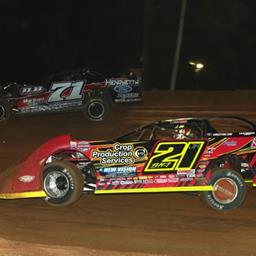 Billy Moyer Jr. tames the Bullring for second win of 2017