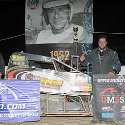 The Wait is Over, Mike Mueller Wins Traditional Sprint Feature at Cedar Lake
