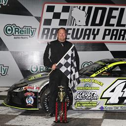 Lichtfeld Captures Late Model Midwest Championships