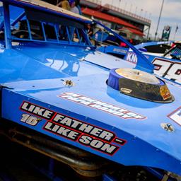 Lucas Oil Speedway Spotlight: Father-son duo Jason, Dayton Pursley share pride in each other&#39;s accomplishments