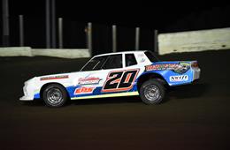 Sanders takes on USRA Stock Car foes at Mississippi Thunder and Deer Creek