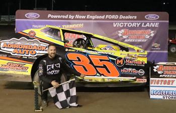 Mahaney finds late magic to score modified win, Reeves and Lussier take sportsman doubles