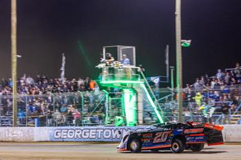 Moran Narrowly Edges Thornton in Georgetown Thriller