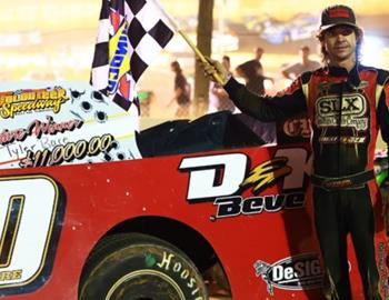 Tyler Bare registered an $11,000 victory at Volunteer Speedway (Bulls Gap, Tenn.) on Saturday night in Vision Wheel Topless Outlaw Series competition. (Zack Kloosterman image)
