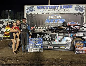 Lance Hofer scored back-to-back USRA Late Model victories at Mississippi Thunder Speedway (Fountain City, Wisc.) on Sept. 29-30.