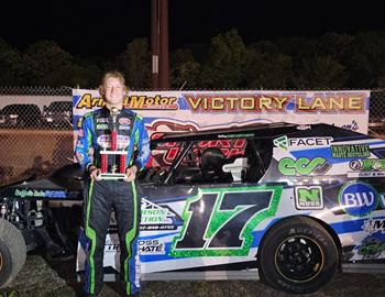 Klay Beemer won the USRA B-Mod victory at Sports Park Raceway on May 24