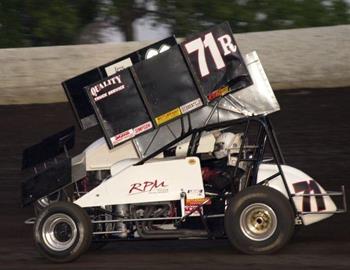 Ryan Anderson (71r) races underneath Jason Danley