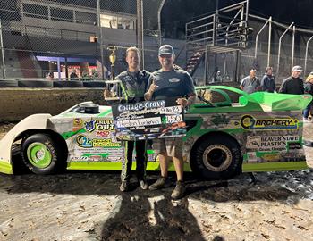 Preston Luckman picked up the Super Late Model victory on Championship / Alzheimers Awareness Night at Cottage Grove (Ore.) Speedway on Saturday, Sept. 16.