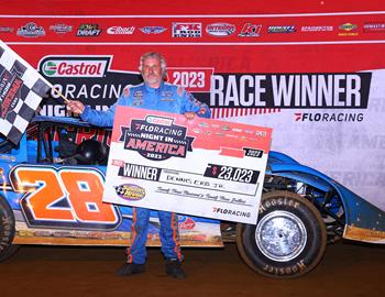 Dennis Erb Jr. scored the $23,023 victory in Castrol FloRacing Night in America action on Wednesday night at Spoon River Speedway (Banner, Ill.) aboard his No. 28 XR1 Rocket Chassis. (Josh James image)