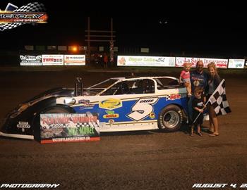Scott Greer powered to the Wissota Race of Champions Qualifying win on Thursday night at Victory Lane Speedway.