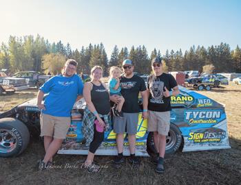 David Simpson won the Wayne Hari Fall Freezer Memorial at Mosquito Speedway on September 28. (Photo: Makenna Barke Photography)