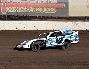 Fito in action at Vado Speedway Park. (Mike Ruefer image)