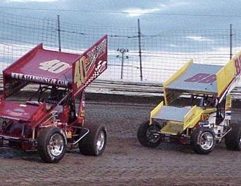 Ricky Stenhouse, Jr. (40r) and Mike Ward (88)