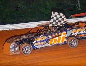 Dallas Everett won the Arkansas Factory Stock victory at Diamond Park Speedway on May 24