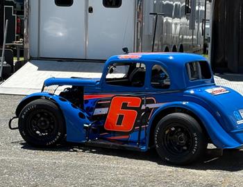 Brandon Lopez competes in the Legends class at Hickory Motor Speedway (Newton, NC) on May 22, 2025.