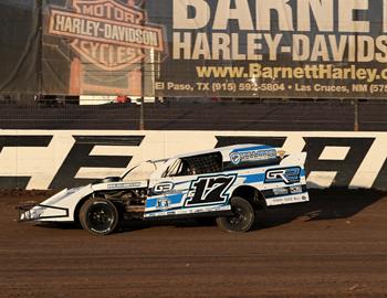 Fito in action at Vado Speedway Park. (Mike Ruefer image)