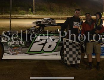 Aaron Barley picked up his second win in his new XR1 Rocket Chassis on Saturday night. The victory came with the American All-Star Crate Series at Beckley Motor Speedway.