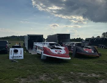 (2025 Racing Season Photo)
