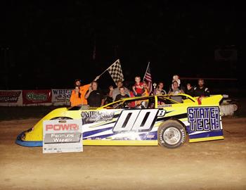 Matt Becker raced to the POWRi Late Model victory at Callaway Raceway (Fulton, MO.) in his State Tech No. 00 entry on Friday, July 21.