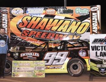 Mike Mullen notched the $1,500 Dirt Kings Tour win at Shawano (Wisc.) Speedway on April 13. (Chad Marquardt image)