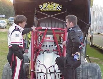 Rookie contenders Tony Bruce, Jr., and Lee Sowell converse