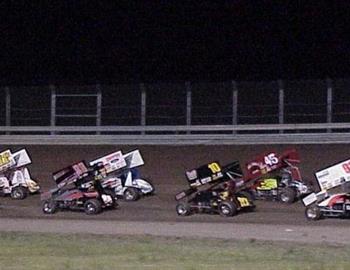 Heat race lines up at Delta Bowl